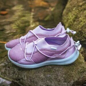 NWT Speedo Junior WaterTrek - Lilac/Hawaiian Breeze S Fits Size 13 and 1